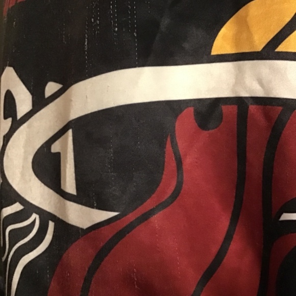 🔥SALE!Miami Heat, see pictures, jacket is in good cond., with some scratches,😎 - Picture 8 of 15